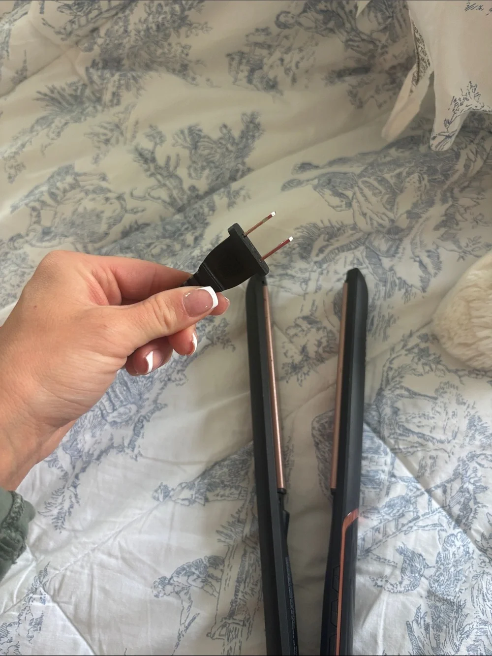 Brand New: Black & Rose Gold Flat Iron Hair Straightener